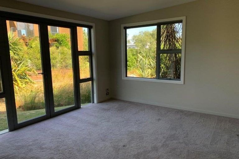 Photo of property in 2 Kahu Close, Wanaka, 9305