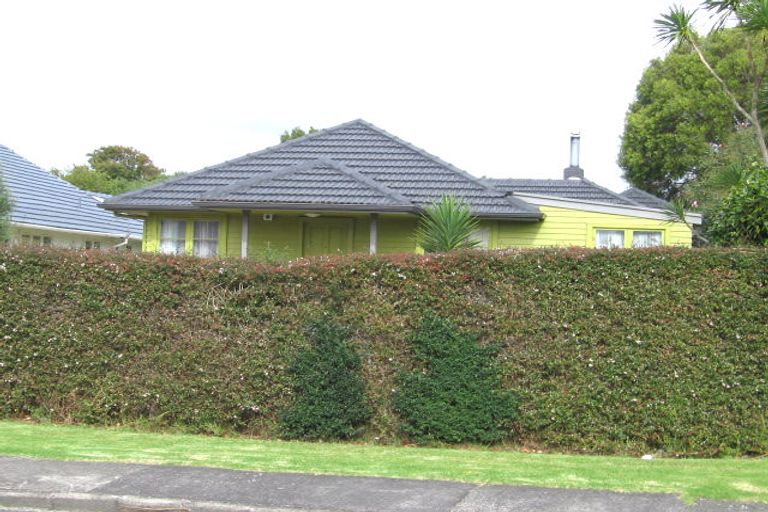 Photo of property in 18 Moor Avenue, Te Atatu Peninsula, Auckland, 0610