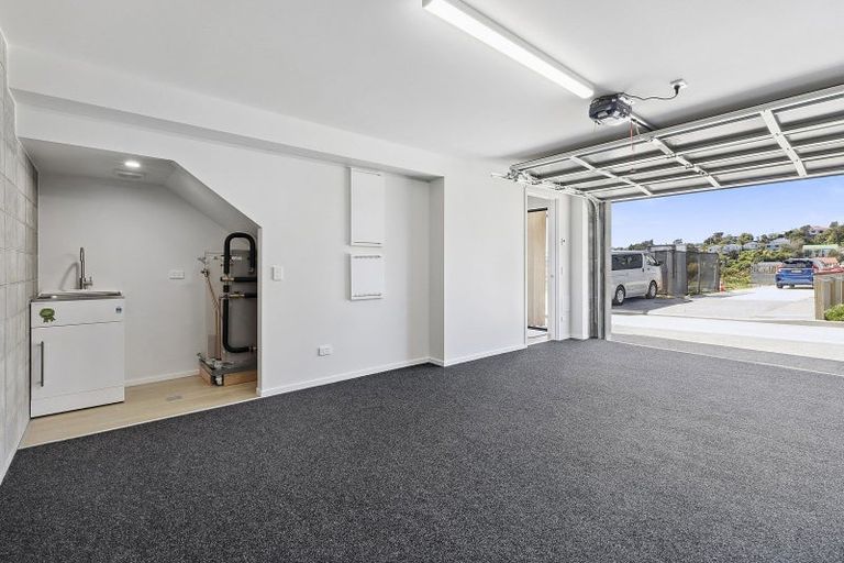 Photo of property in 131 Tiketike Way, Brooklyn, Wellington, 6021