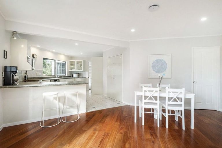 Photo of property in 44 Ravenstone Place, Chatswood, Auckland, 0626