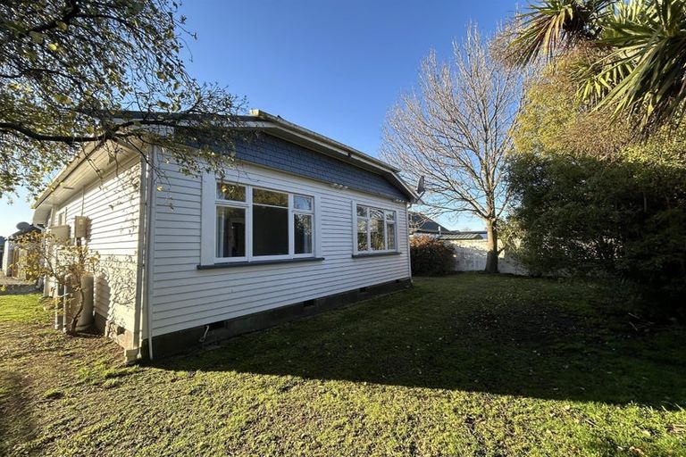 Photo of property in 3 Camelia Place, Islington, Christchurch, 8042