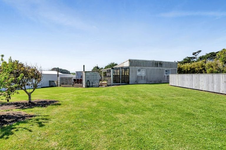 Photo of property in 6 Kawei Road, Ohawe, Hawera, 4671