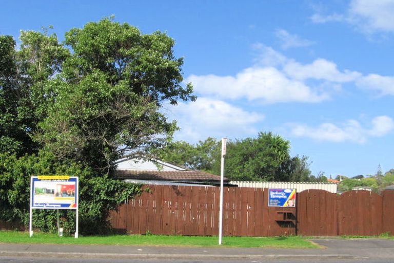 Photo of property in 70 Solar Road, Glen Eden, Auckland, 0602