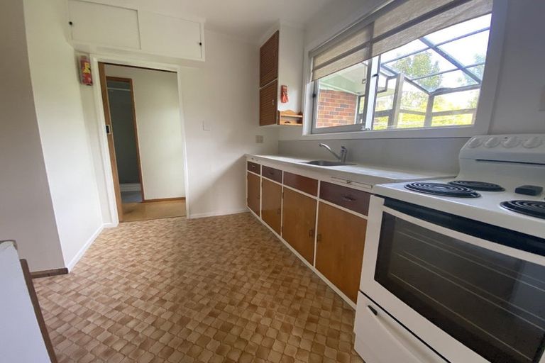 Photo of property in 44 Churton Drive, Churton Park, Wellington, 6037