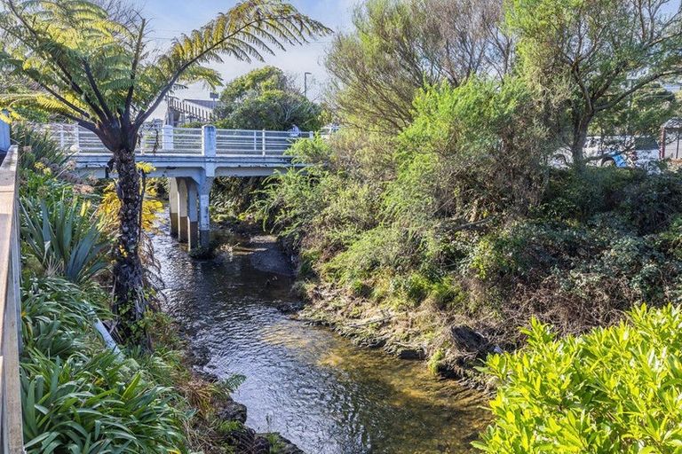 Photo of property in 4 Melville Street, Tawa, Wellington, 5028