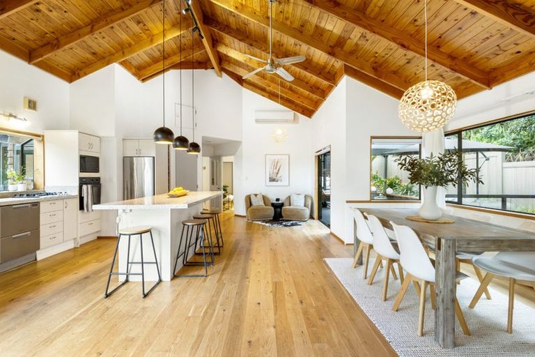 Photo of property in 24a Seaview Avenue, Northcote, Auckland, 0627