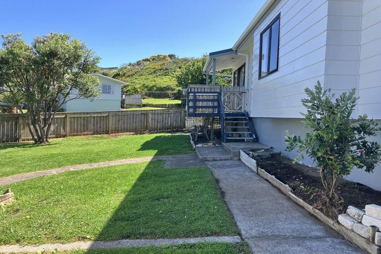 Photo of property in 8 Tahurangi Place, Spotswood, New Plymouth, 4310