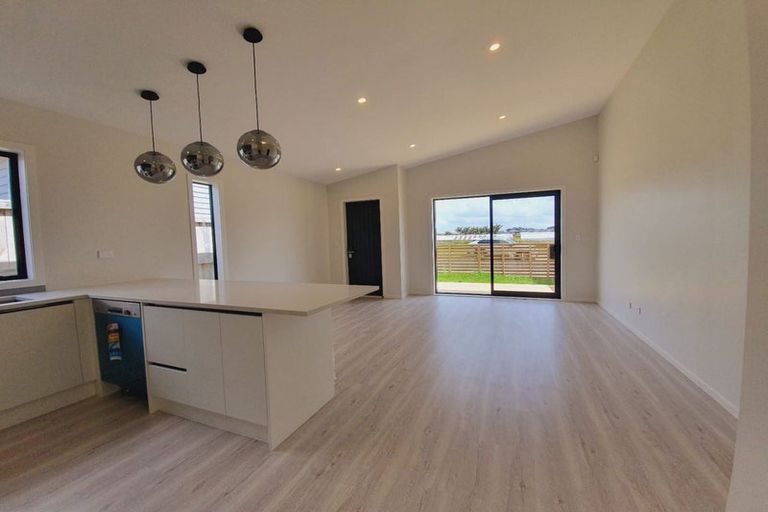 Photo of property in 12 Percheron Road, Pukekohe, 2120