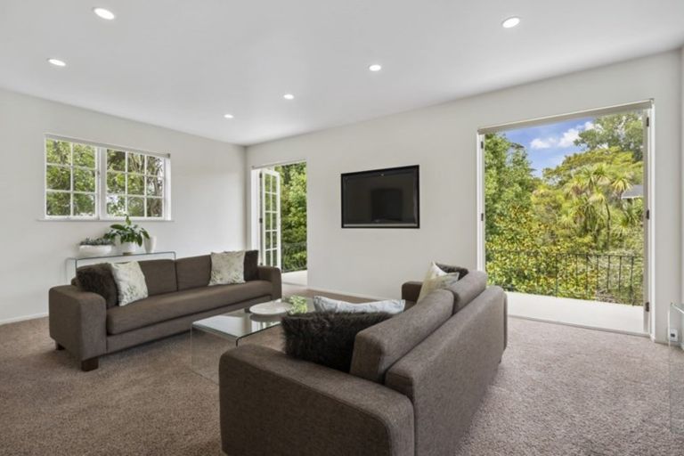 Photo of property in 53 Nui Mana Place, Te Atatu South, Auckland, 0610