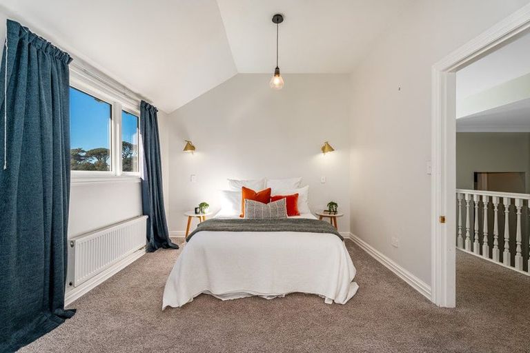 Photo of property in 50 Garden Road, Northland, Wellington, 6012