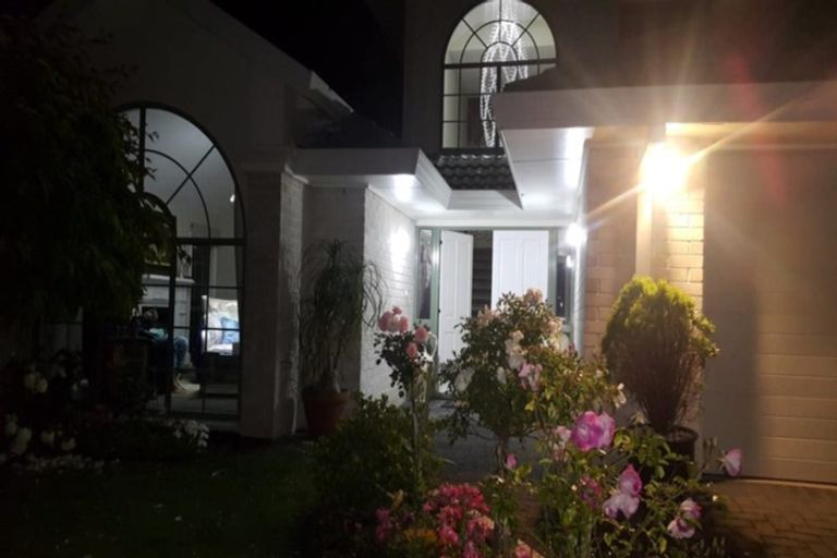 Photo of property in 14 Judd Place, Orewa, 0931