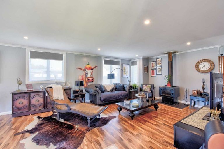 Photo of property in 101 Seaward Road, Edendale, 9825