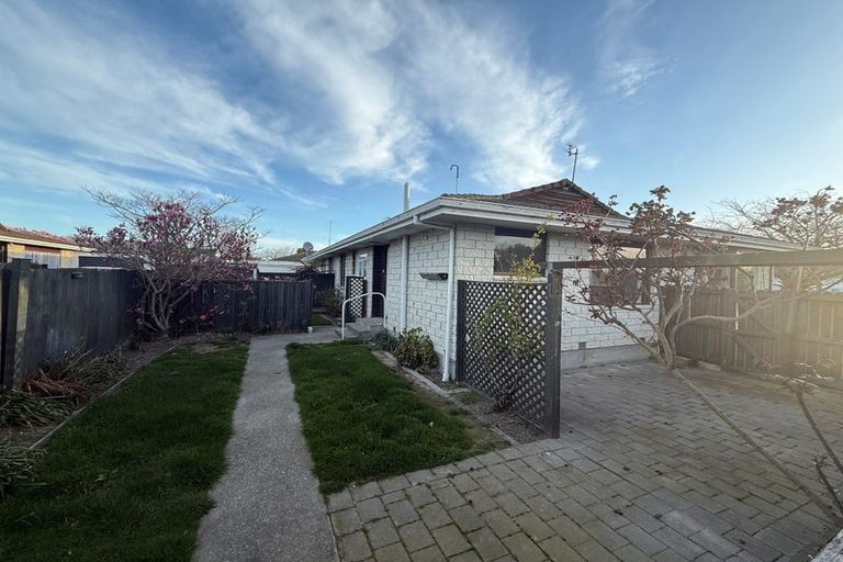 Photo of property in 1/52b Chipping Lane, Redwood, Christchurch, 8051