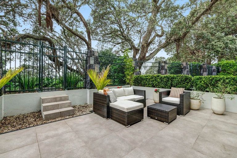 Photo of property in 1/7 The Promenade, Takapuna, Auckland, 0622