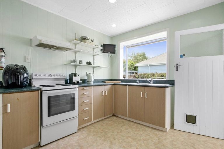 Photo of property in 23 Taupaki Road, Taupaki, Henderson, 0782