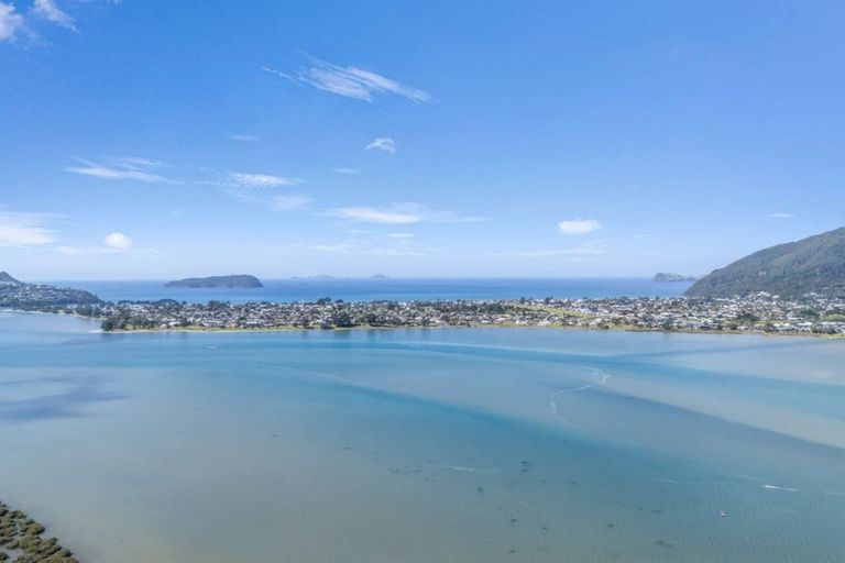 Photo of property in 2 Aldermen Lane, Tairua, 3579