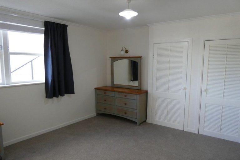 Photo of property in 29 Grove Road, Kelburn, Wellington, 6012