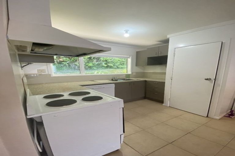 Photo of property in 15f1 Bloomsbury Grove, Newlands, Wellington, 6037