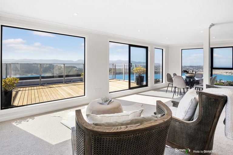 Photo of property in 25u2 Thane Road, Roseneath, Wellington, 6011