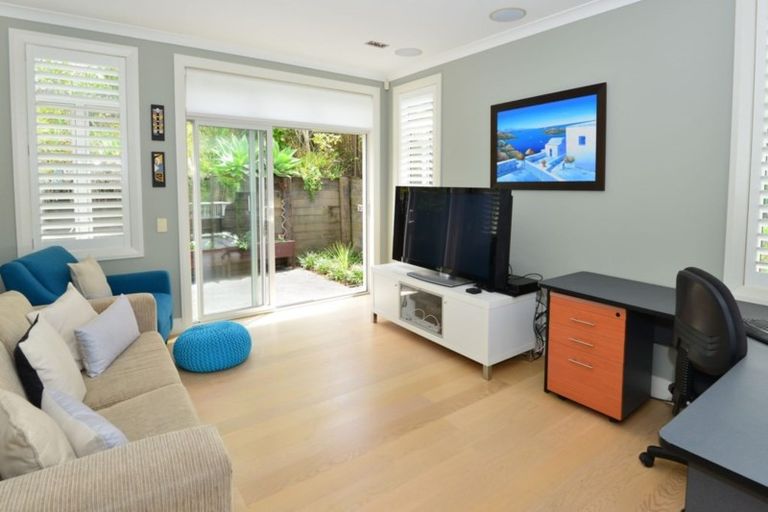 Photo of property in 19 Landmark Terrace, Orewa, 0931