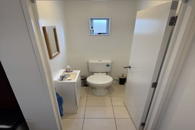 Photo of property in 7/22 Northcross Drive, Oteha, Auckland, 0632