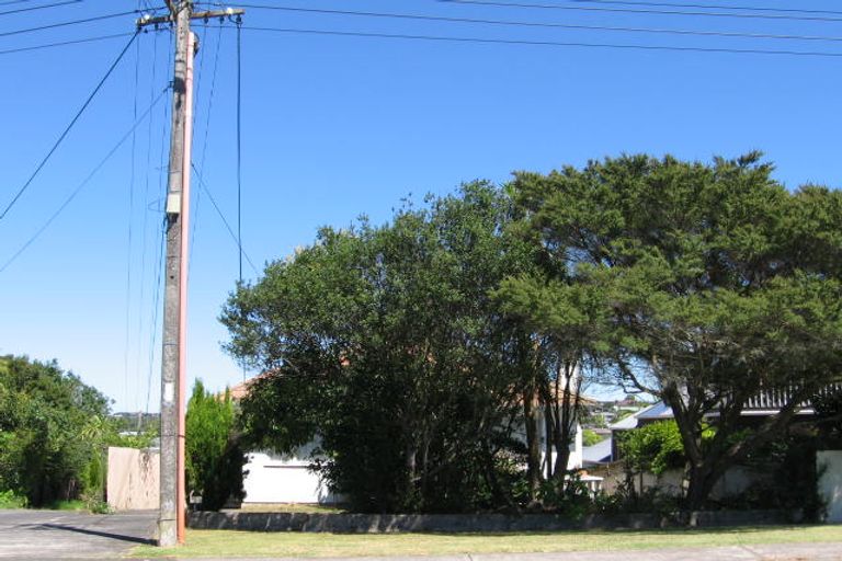 Photo of property in 14 Dallinghoe Crescent, Milford, Auckland, 0620