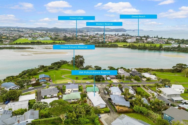 Photo of property in 39a Pohutukawa Avenue, Red Beach, 0932