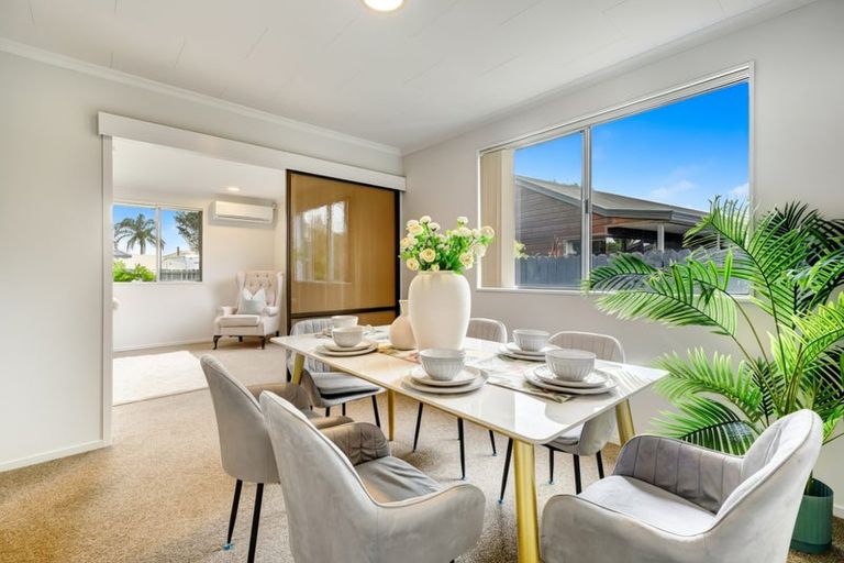 Photo of property in 24 Oakmont Place, Wattle Downs, Auckland, 2103