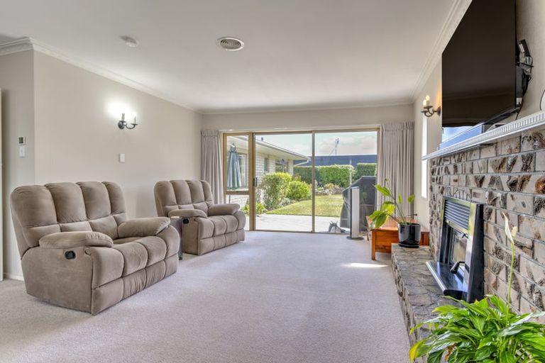 Photo of property in 57 Chedworth Avenue, Chedworth, Hamilton, 3210