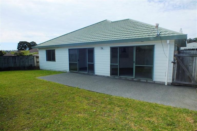 Photo of property in 1/1 Langton Road, Stanmore Bay, Whangaparaoa, 0932