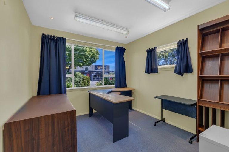 Photo of property in 1/294 Wairakei Road, Bryndwr, Christchurch, 8053