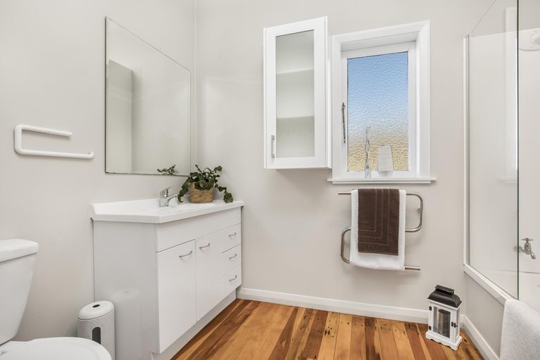 Photo of property in 96 Harris Street, Pukekohe, 2120