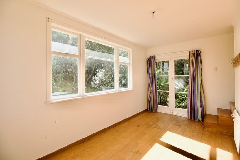 Photo of property in 5 Norman Road, Titirangi, Auckland, 0604