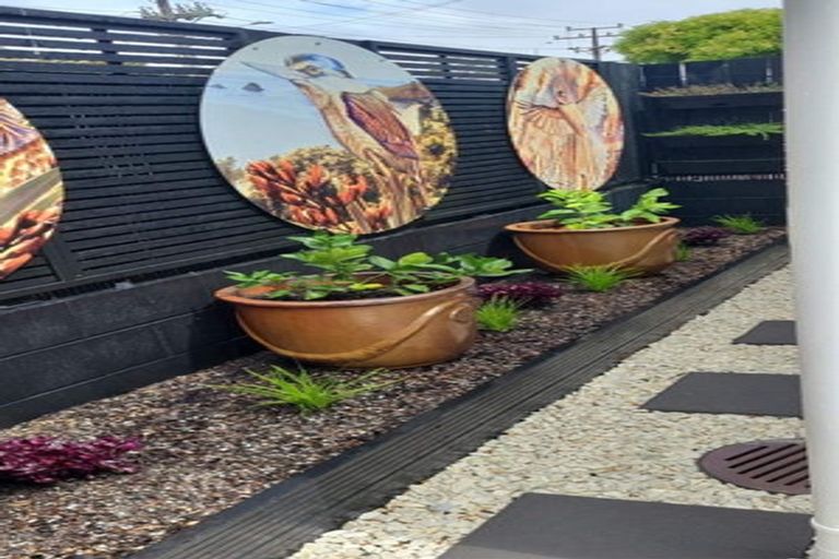 Photo of property in 1/60 Hepburn Road, Glendene, Auckland, 0602