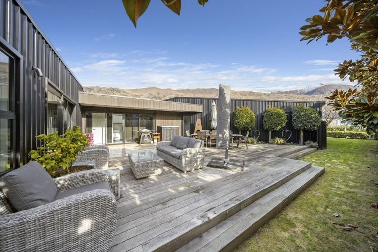 Photo of property in 13 Eden Close, Wanaka, 9305