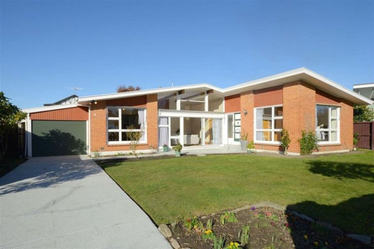 Photo of property in 52 Glenharrow Avenue, Avonhead, Christchurch, 8042