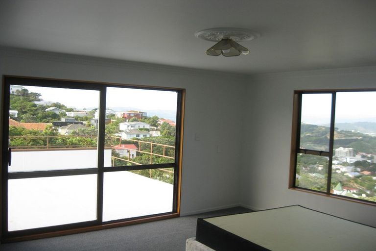 Photo of property in 57 Mills Road, Brooklyn, Wellington, 6021