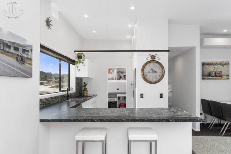 Photo of property in 133 Lakes Boulevard, Pyes Pa, Tauranga, 3112