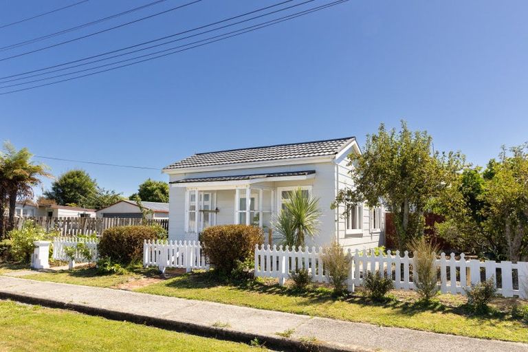 Photo of property in 25 Rintoul Street, Westport, 7825