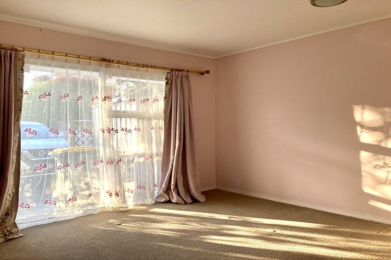 Photo of property in 89a/2 Royal Road, Massey, Auckland, 0614