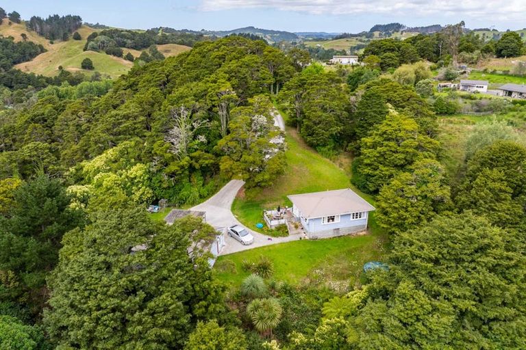 Photo of property in 43b Hook Road, Paparoa, 0571