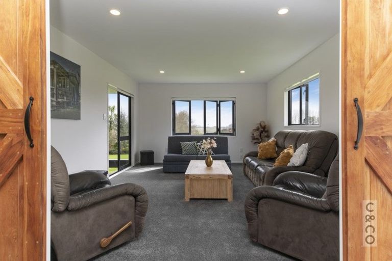 Photo of property in 166 Rimmer Road, Helensville, 0875