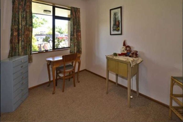 Photo of property in 2 Ngaio Street, Saint Martins, Christchurch, 8022