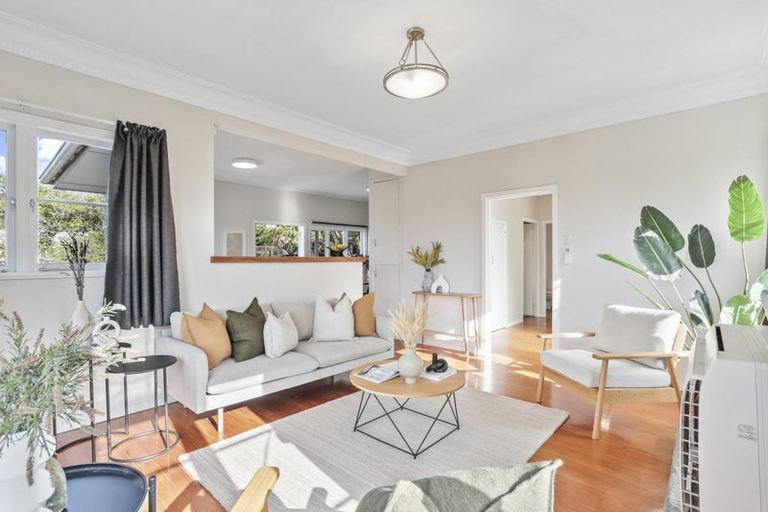 Photo of property in 90 Woodglen Road, Glen Eden, Auckland, 0602