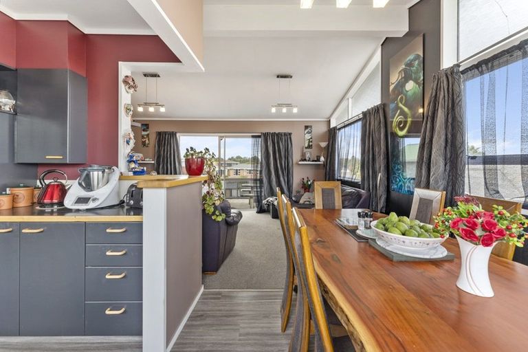 Photo of property in 1 Tybalt Street, Stratford, 4332