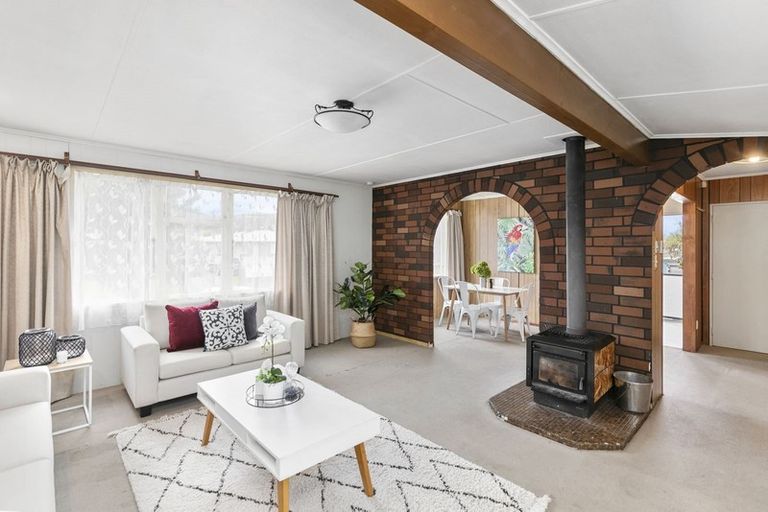 Photo of property in 33 Kairanga Crescent, Wainuiomata, Lower Hutt, 5014