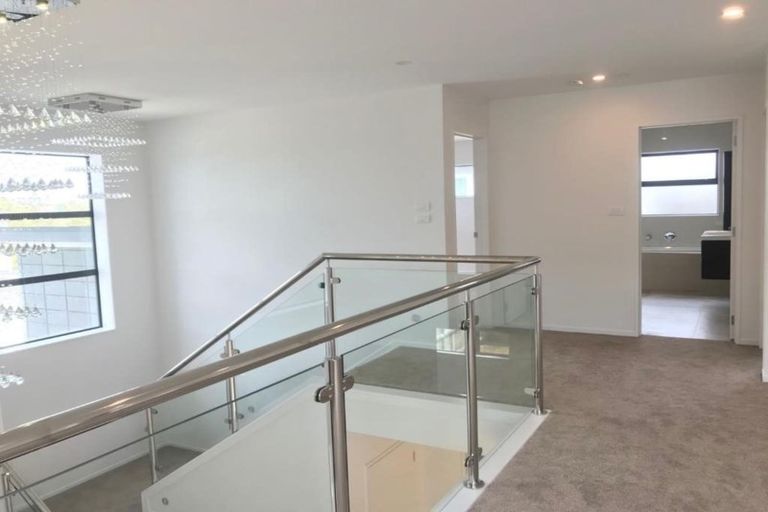 Photo of property in 18 Spyglass Street, Red Beach, 0932