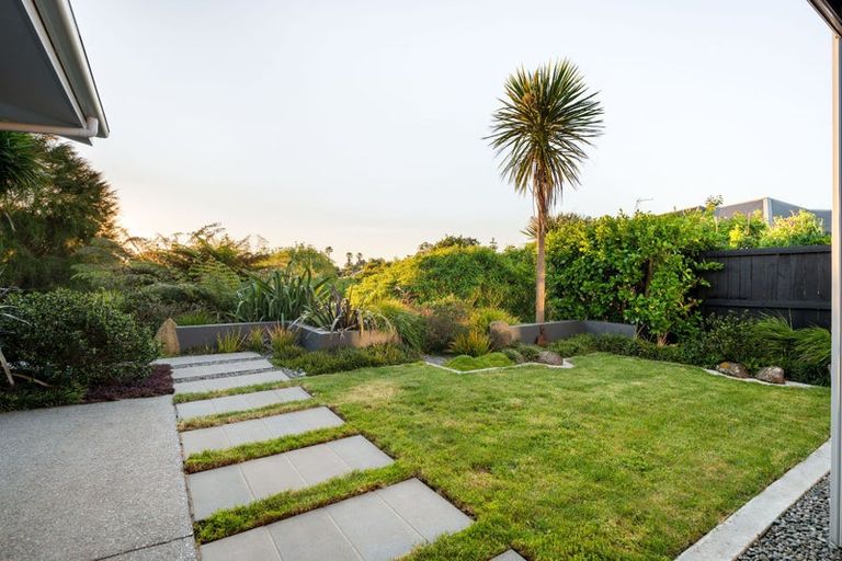 Photo of property in 140 Saint James Drive, Huntington, Hamilton, 3210