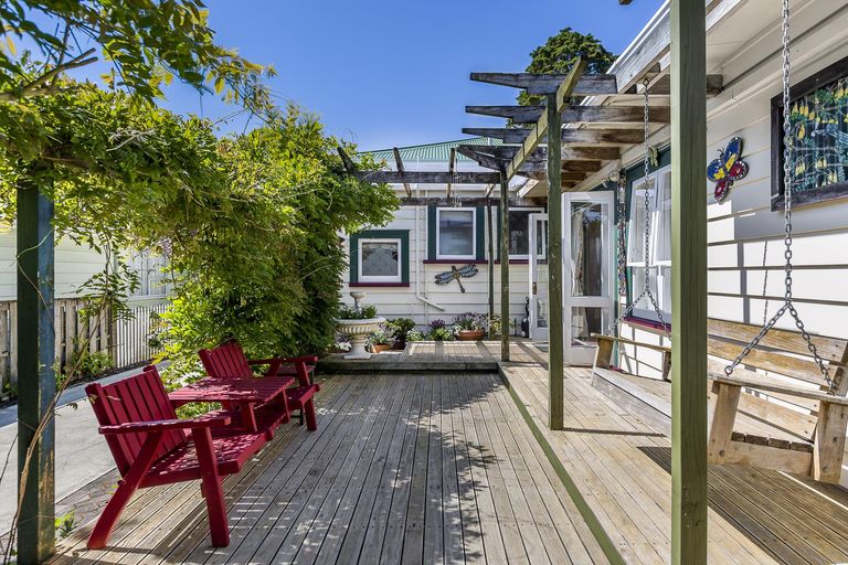 Photo of property in 73 Hutchinson Avenue, New Lynn, Auckland, 0600