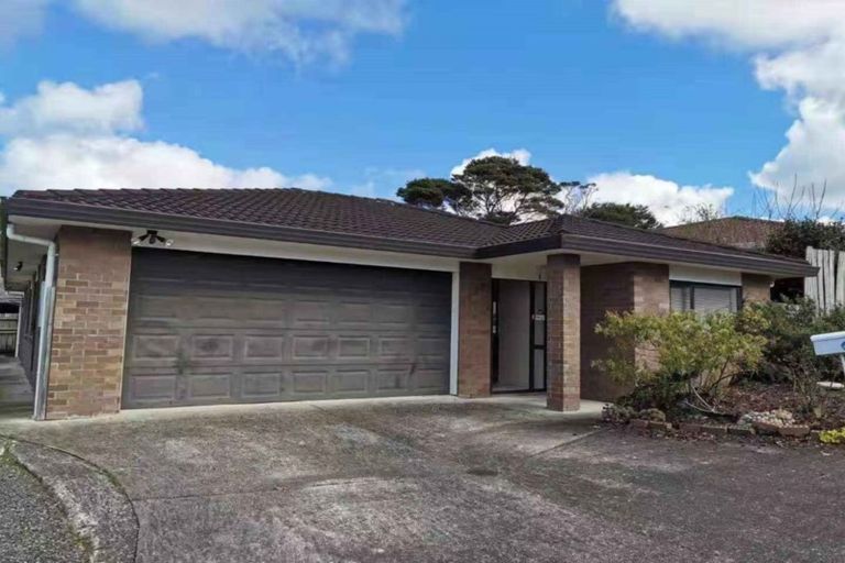 Photo of property in 19 Shah Place, Glen Eden, Auckland, 0602